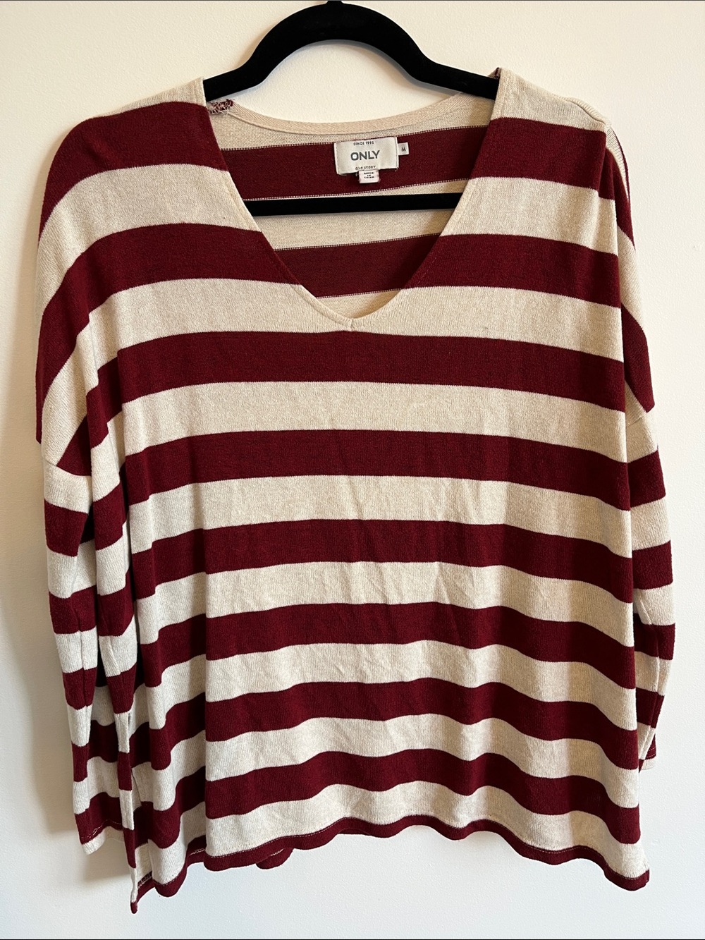 ONLY Burgundy and Cream Striped V‑Neck Long Sleeve Top